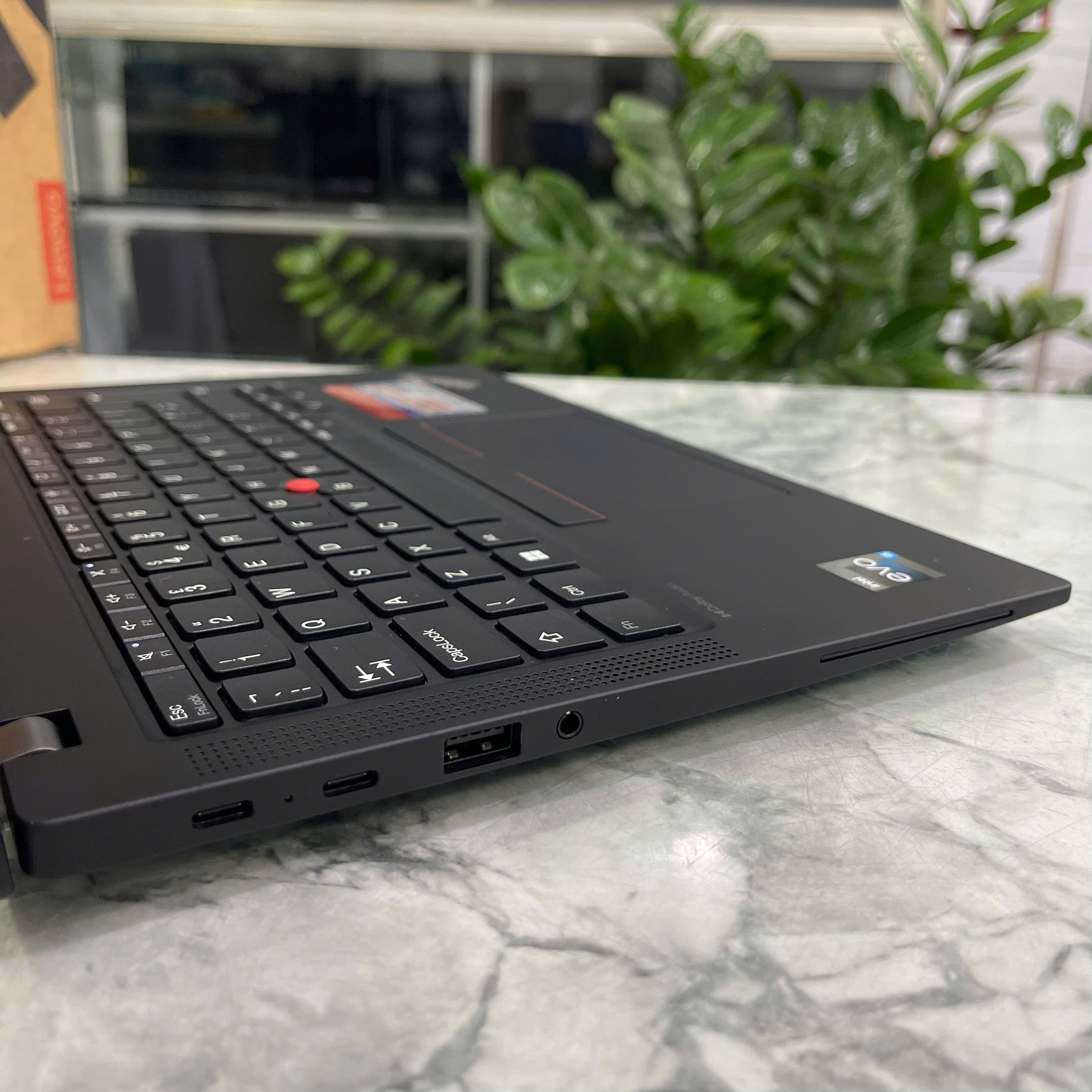 Lenovo ThinkPad X13 Gen 4 Core I5-1335U Ram 8GB Ssd 256GB Màn hình 13" FHD+