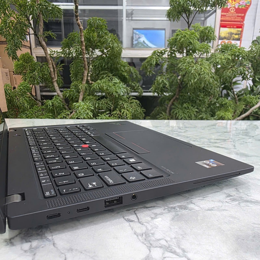 Lenovo ThinkPad X13 Gen 4 CORE I5-1335U RAM 8GB SSD 256GB MÀN HÌNH : 13.3 Inch WUXGA