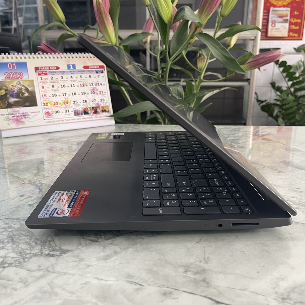 Lenovo V15-IIL (82C5A00QVN) Máy Like New  Core I5-1035G1 Ram 12gb Ssd 512gb Và 500gb Hdd Nvidia GeForce MX330 2GB Màn Hình 15.6”Inch Fhd IPS