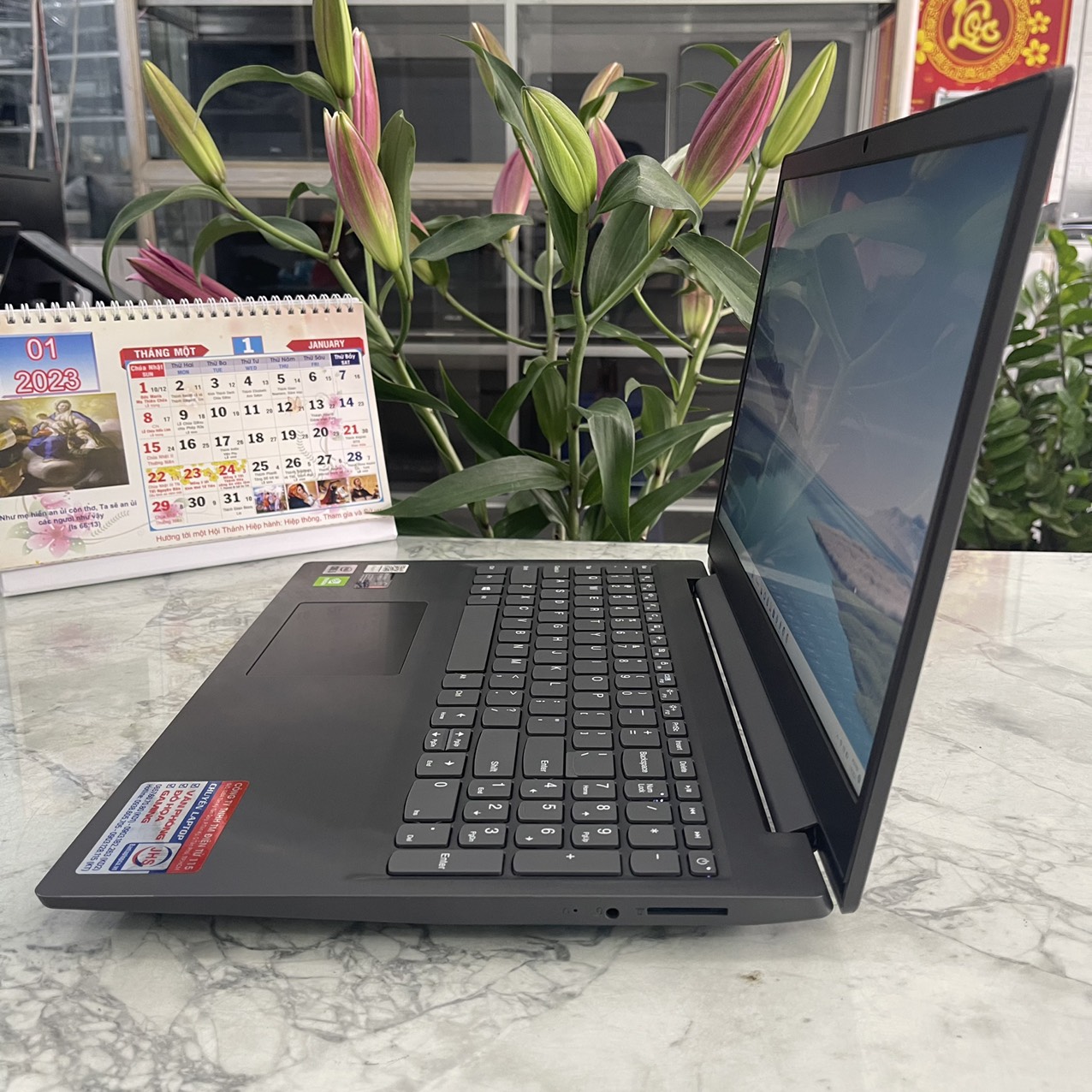 Lenovo V15-IIL (82C5A00QVN) Máy Like New  Core I5-1035G1 Ram 12gb Ssd 512gb Và 500gb Hdd Nvidia GeForce MX330 2GB Màn Hình 15.6”Inch Fhd IPS