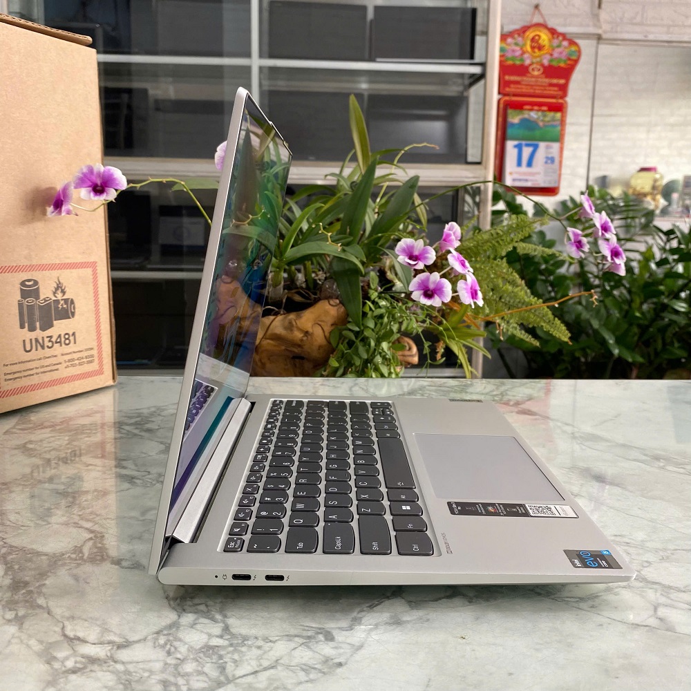 Lenovo YOGA Slim 7 Pro 14IHU5 Core I5-11300H RAM 16GB SSD 512GB Màn Hình 14 Inch 2.8K OLED 