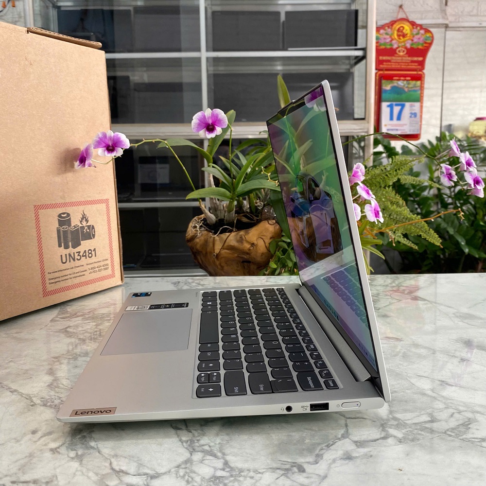 Lenovo YOGA Slim 7 Pro 14IHU5 Core I5-11300H RAM 16GB SSD 512GB Màn Hình 14 Inch 2.8K OLED 