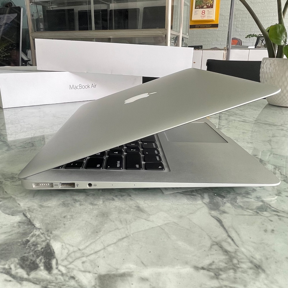 Macbook Air 13-Inch 2017 Core I5 Ram 8gb Ssd 128gb