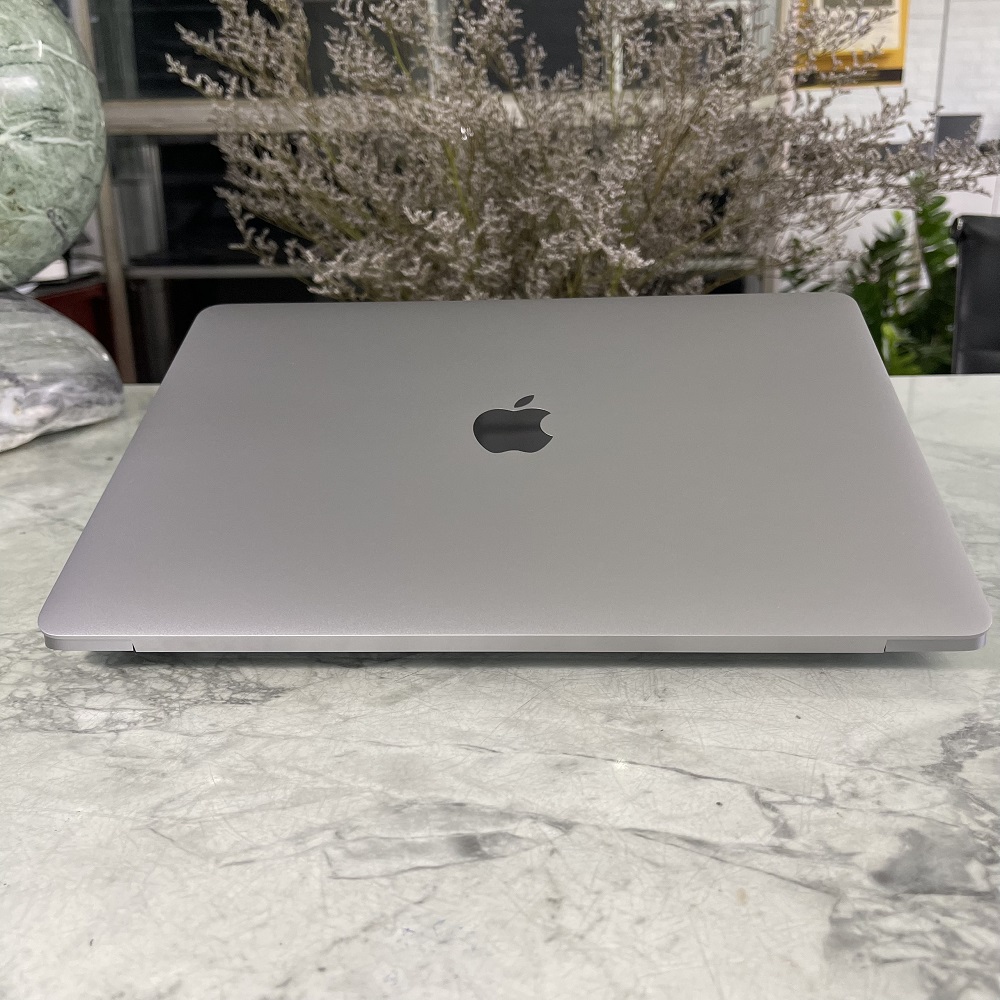 MacBook Pro 2017 13 Inch Touch Bar - (Gray/8GB/256GB) 