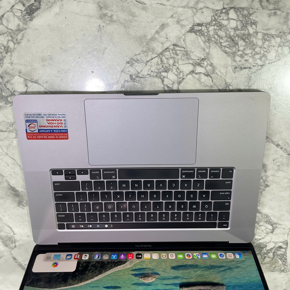 MacBook Pro 2019-16 Inch CORE I9 RAM 32GB SSD 500GB Radeon Pro 5500M 4GB Touch Bar - Silver 