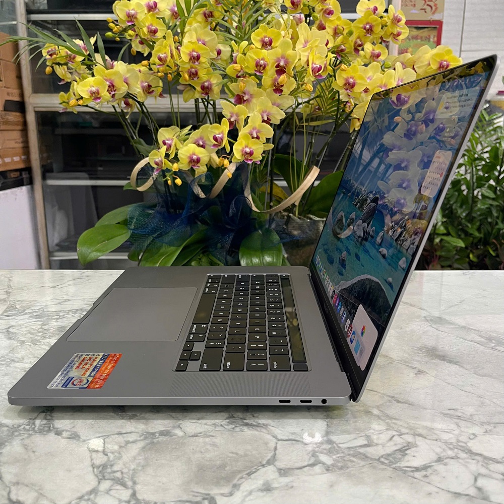 MacBook Pro 2019-16 Inch CORE I9 RAM 16GB SSD 1.000GB Radeon Pro 5500M 8GB Touch Bar - Silver 