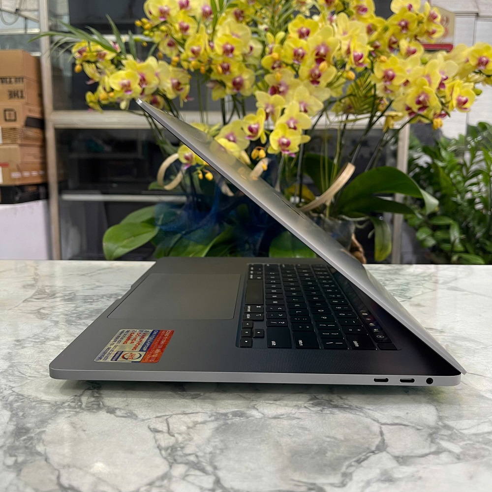 MacBook Pro 2019-16 Inch CORE I9 RAM 16GB SSD 1.000GB Radeon Pro 5500M 8GB Touch Bar - Silver 