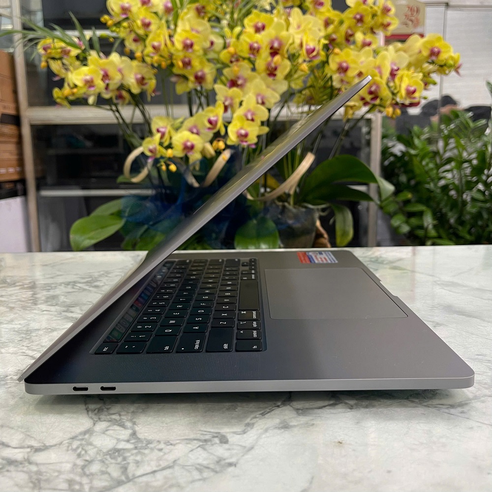MacBook Pro 2019-16 Inch CORE I9 RAM 16GB SSD 1.000GB Radeon Pro 5500M 8GB Touch Bar - Silver 