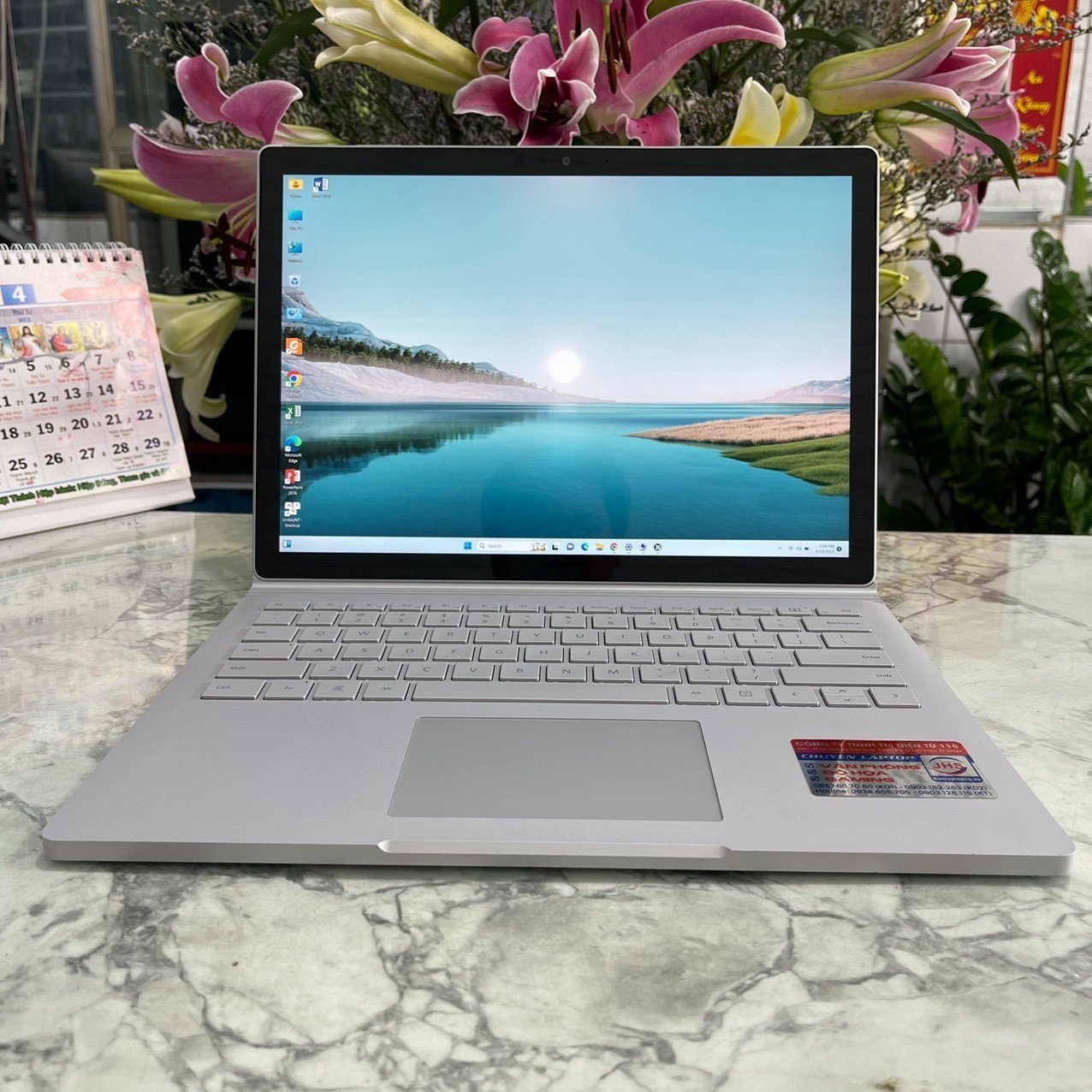 Microsoft Surface Book 2 Core I7-8650U Ram 8gb Ssd 256gb Card NVIDIA GeForce GTX 1050 Màn Hình 13.5 Inch (3K )