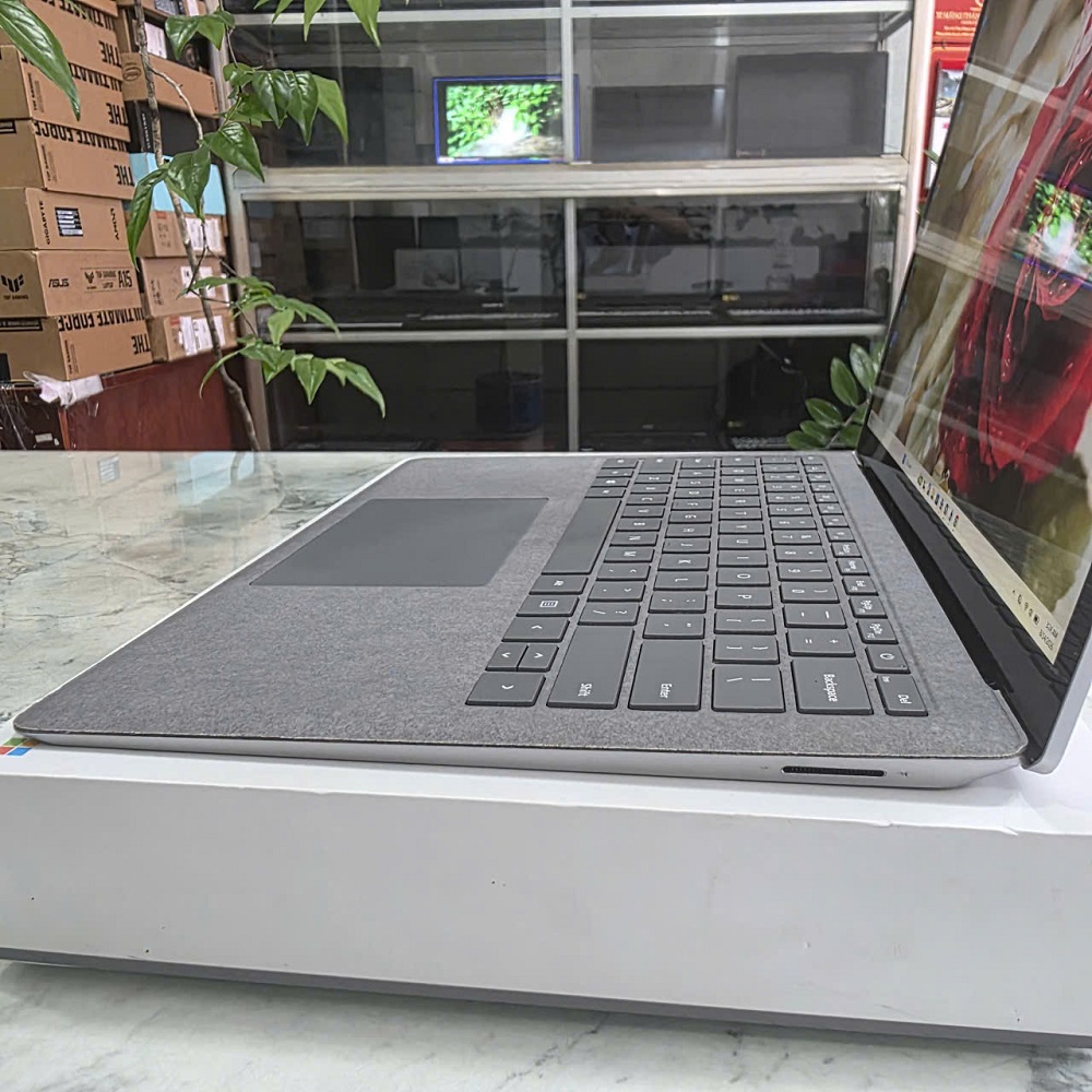 Microsoft Surface LAPTOP 4 CORE I7-1185G7 RAM 16GB SSD 256GB MÀN HÌNH : 13.5 Inch 2K Touch Screen