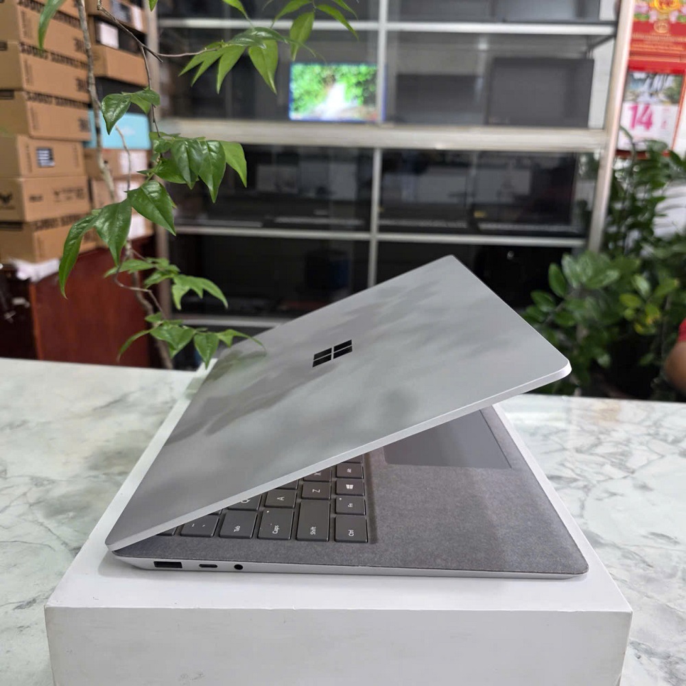 Microsoft Surface LAPTOP 4 CORE I7-1185G7 RAM 16GB SSD 256GB MÀN HÌNH : 13.5 Inch 2K Touch Screen