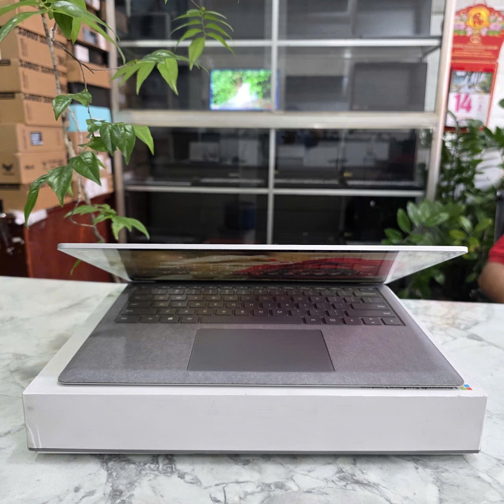 Microsoft Surface LAPTOP 4 CORE I7-1185G7 RAM 16GB SSD 256GB MÀN HÌNH : 13.5 Inch 2K Touch Screen