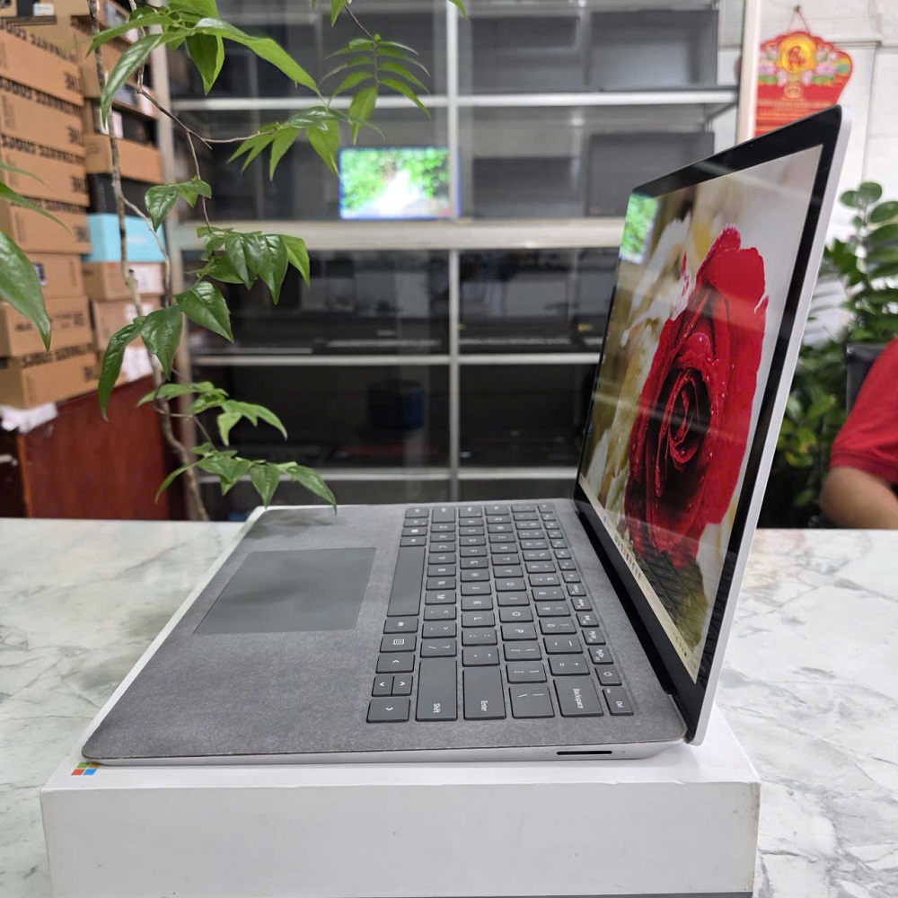 Microsoft Surface LAPTOP 4 CORE I7-1185G7 RAM 16GB SSD 256GB MÀN HÌNH : 13.5 Inch 2K Touch Screen