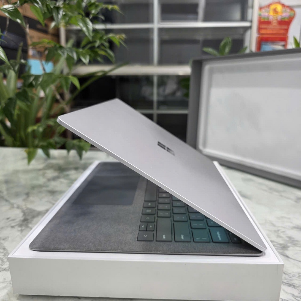 Microsoft Surface Laptop 5 Intel Evo CORE I7-1265U RAM 16GB SSD 512GB MÀN HÌNH : 13.5" Inch QHD Touch Screen