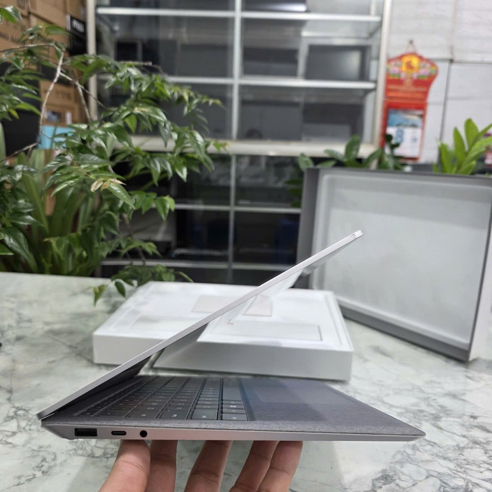 Microsoft Surface Laptop 5 Intel Evo CORE I7-1265U RAM 16GB SSD 512GB MÀN HÌNH : 13.5" Inch QHD Touch Screen