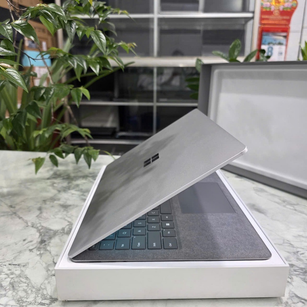 Microsoft Surface Laptop 5 Intel Evo CORE I7-1265U RAM 16GB SSD 512GB MÀN HÌNH : 13.5" Inch QHD Touch Screen