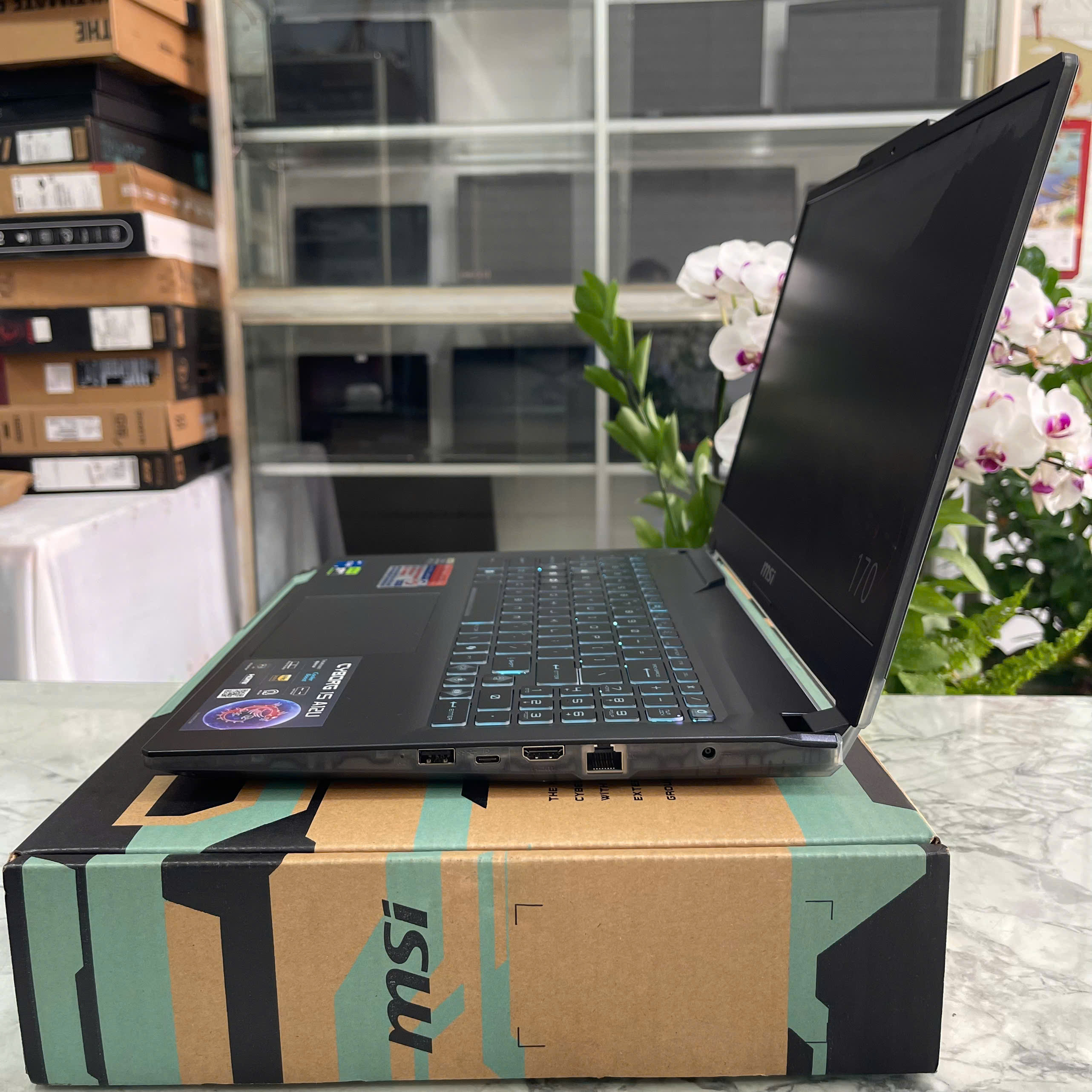 MSI Cyborg 15 A12UCX (BẢO HÀNH HÃNG 4 NĂM) Core I5-12450H RAM 16GB SSD 512GGB RTX 2050 4GB MÀN HÌNH : 15.6 Inch FHD IPS 144Hz