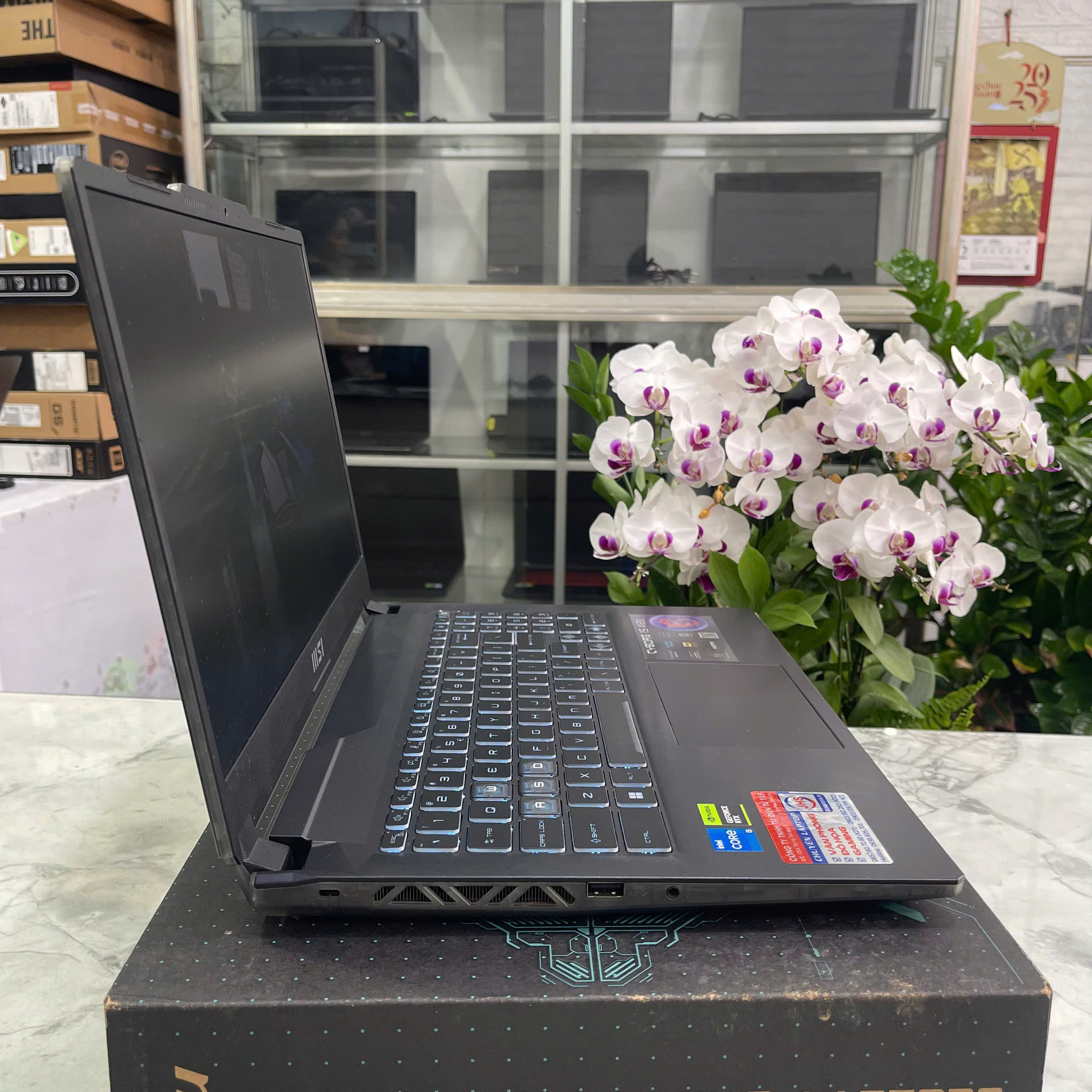 MSI Cyborg 15 A12UCX Máy Like New Core I5-12450H RAM 16GB SSD 512GGB RTX 2050 4GB MÀN HÌNH : 15.6 Inch FHD IPS 144Hz