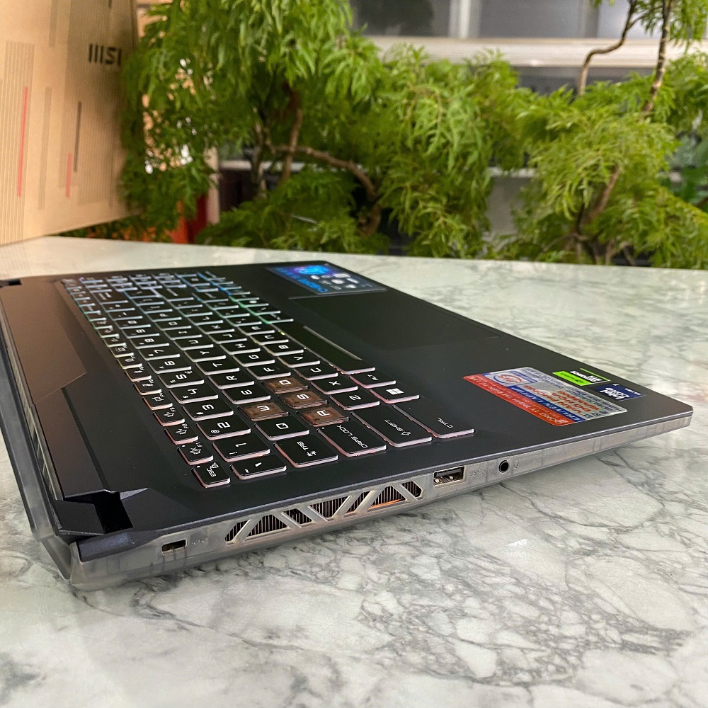  MSI CYBORG 15 AI A1VEK  Ultra 7-155H RAM 16GB SSD 512GB RTX 4050 6GB Màn Hình 15.6 Inch FHD 144Hz