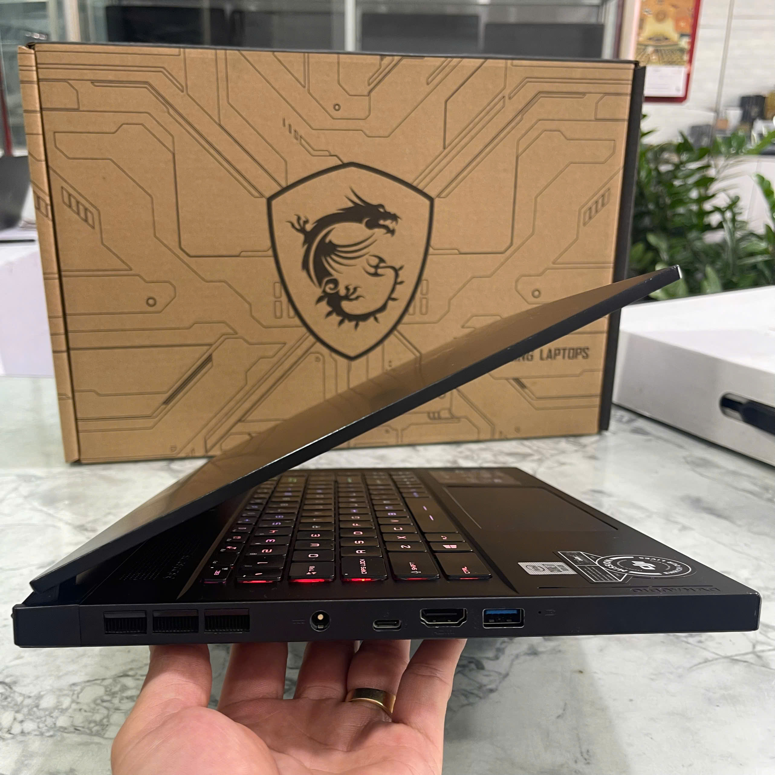 MSI GS66-Stealth 10SE Core I7-10750H Ram 16GB Ssd 512GGB RTX 2060-6GB Màn Hình : 15.6 Inch FHD 240Hz