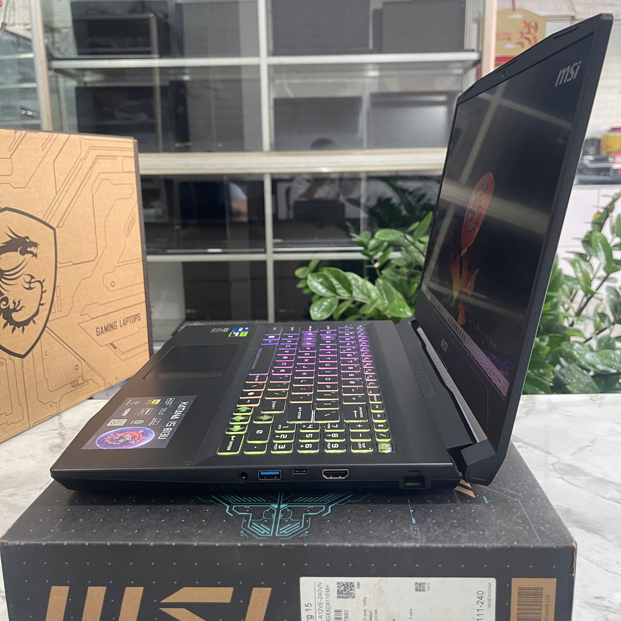  MSI Katana 15 B13UDXK  Máy LikeNew Core I7-13620H Ram 16gb Ssd 1.000gb Card RTX 3050 6GB GDDR6 Màn Hình 15.6 Inch IPS Fhd 144Hz