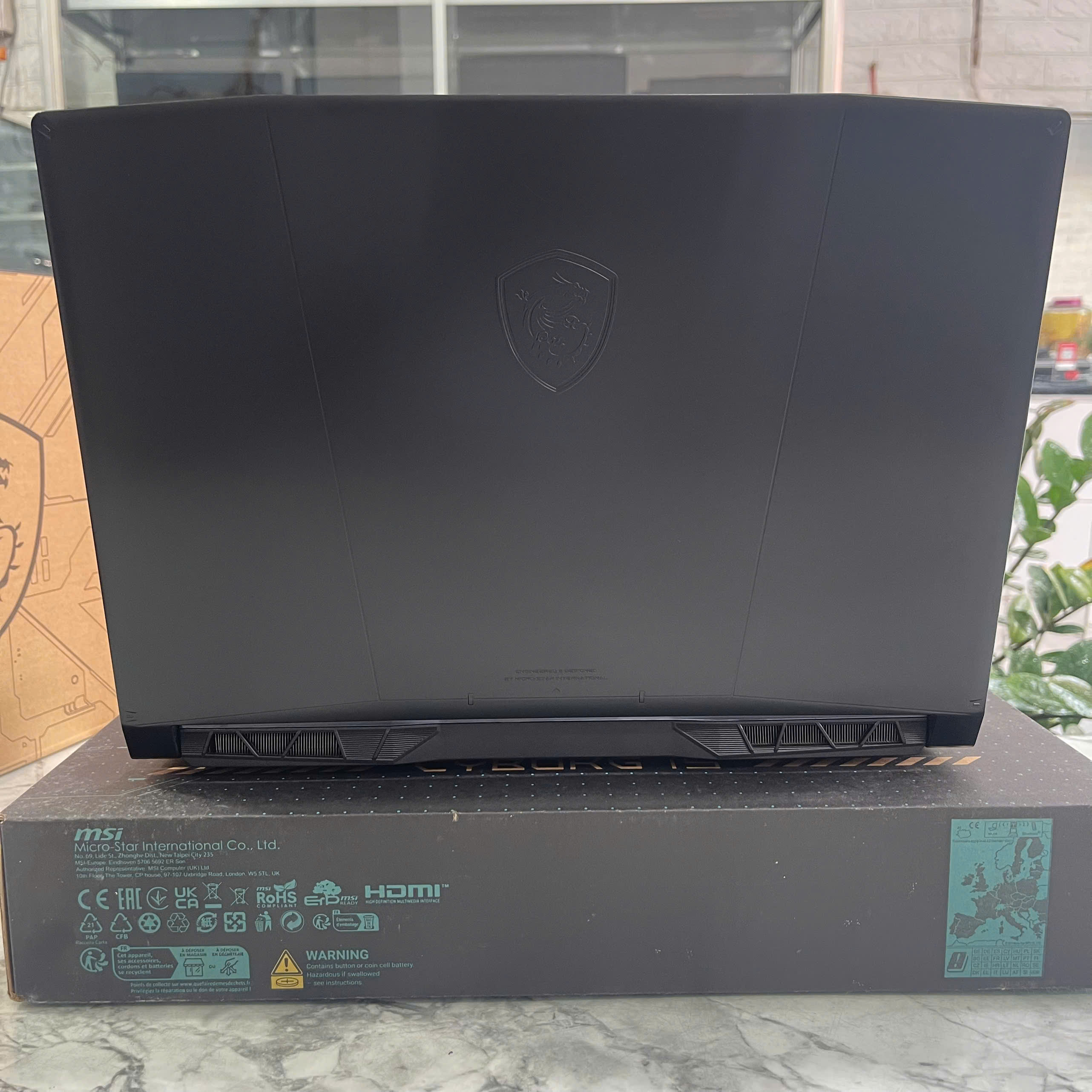  MSI Katana 15 B13UDXK  Máy LikeNew Core I7-13620H Ram 16gb Ssd 1.000gb Card RTX 3050 6GB GDDR6 Màn Hình 15.6 Inch IPS Fhd 144Hz