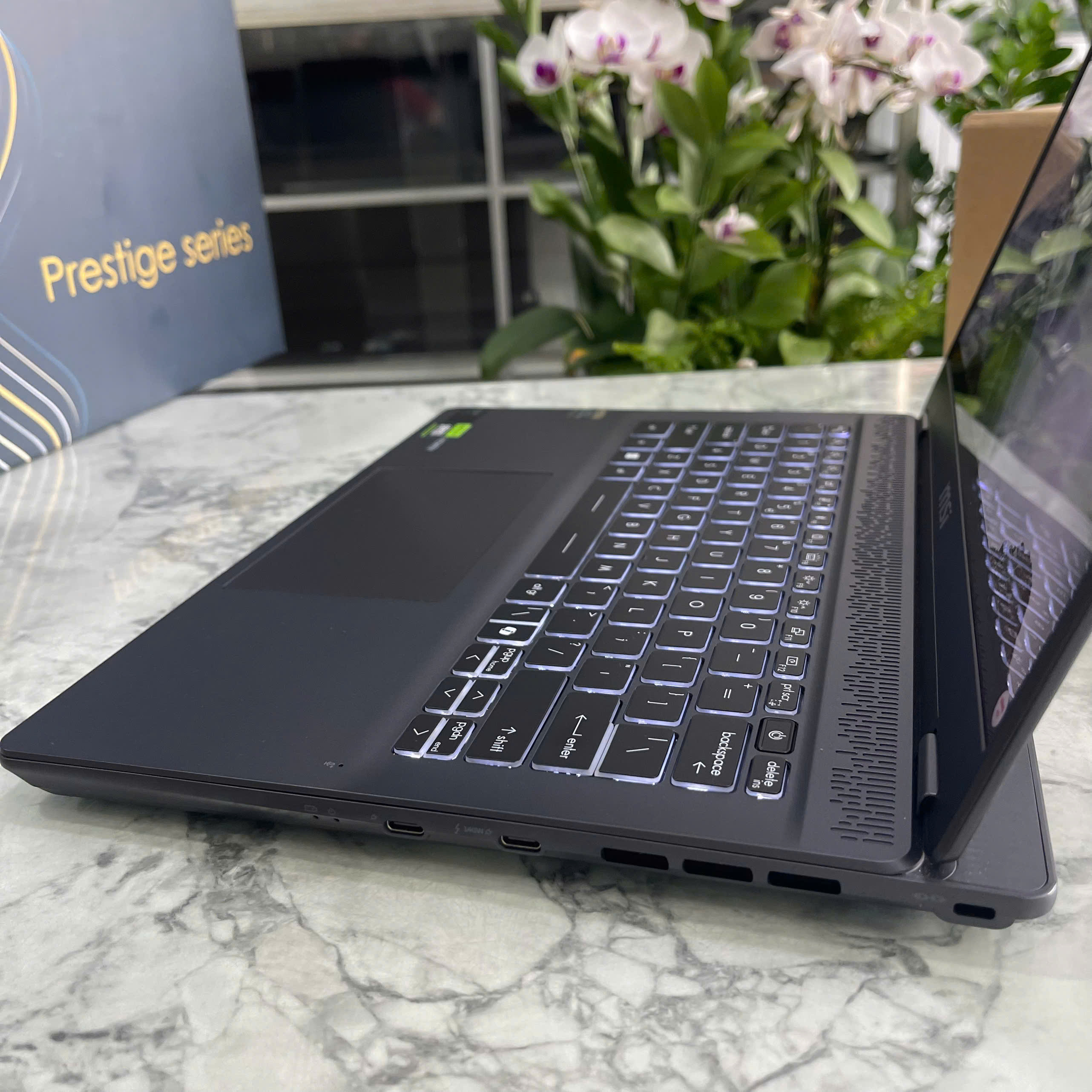 MSI Prestige 14 AI Studio C1VEG-056VN Ultra 7-155H RAM 32GB SSD 1TB RTX4050 6GB MÀN HÌNH : 14.0 INCH 2.8K 