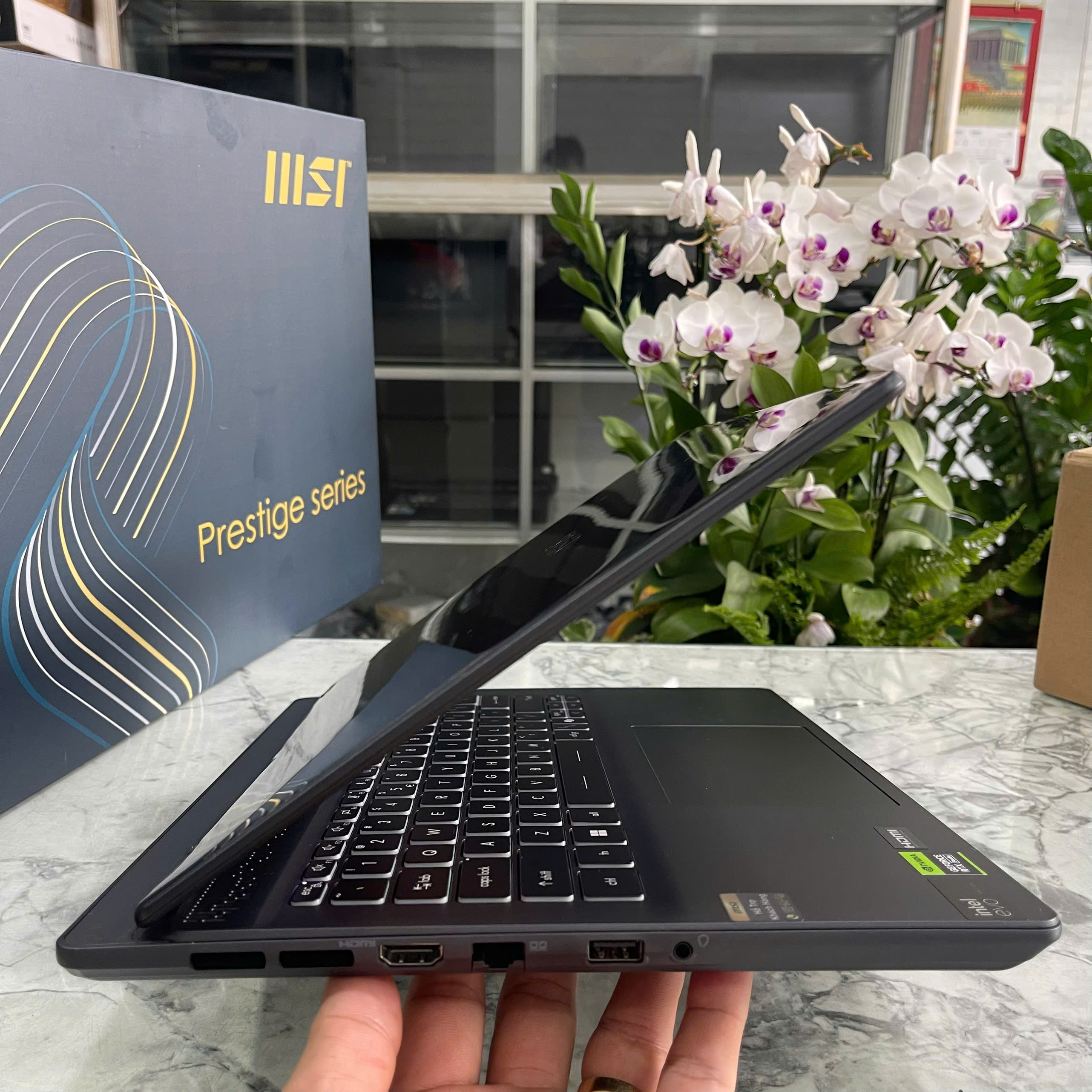 MSI Prestige 14 AI Studio C1VEG-056VN Ultra 7-155H RAM 32GB SSD 1TB RTX4050 6GB MÀN HÌNH : 14.0 INCH 2.8K 