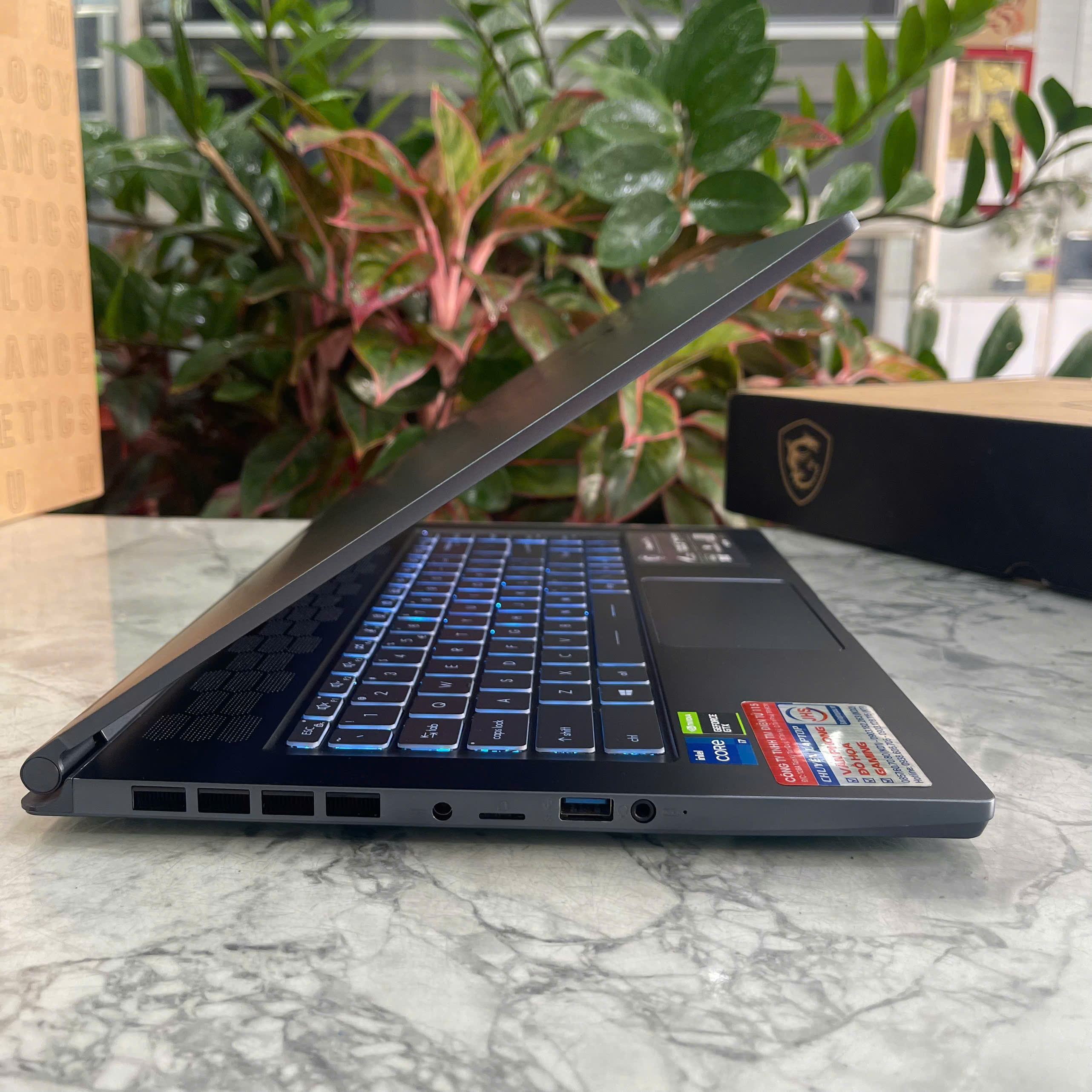 MSI Stealth 15M A11SDK Máy Likenew Core I7 -1185G7 Ram 16Gb Ssd 512Gb Màn Hình 15.6 Inch Fhd IPS 144Hz