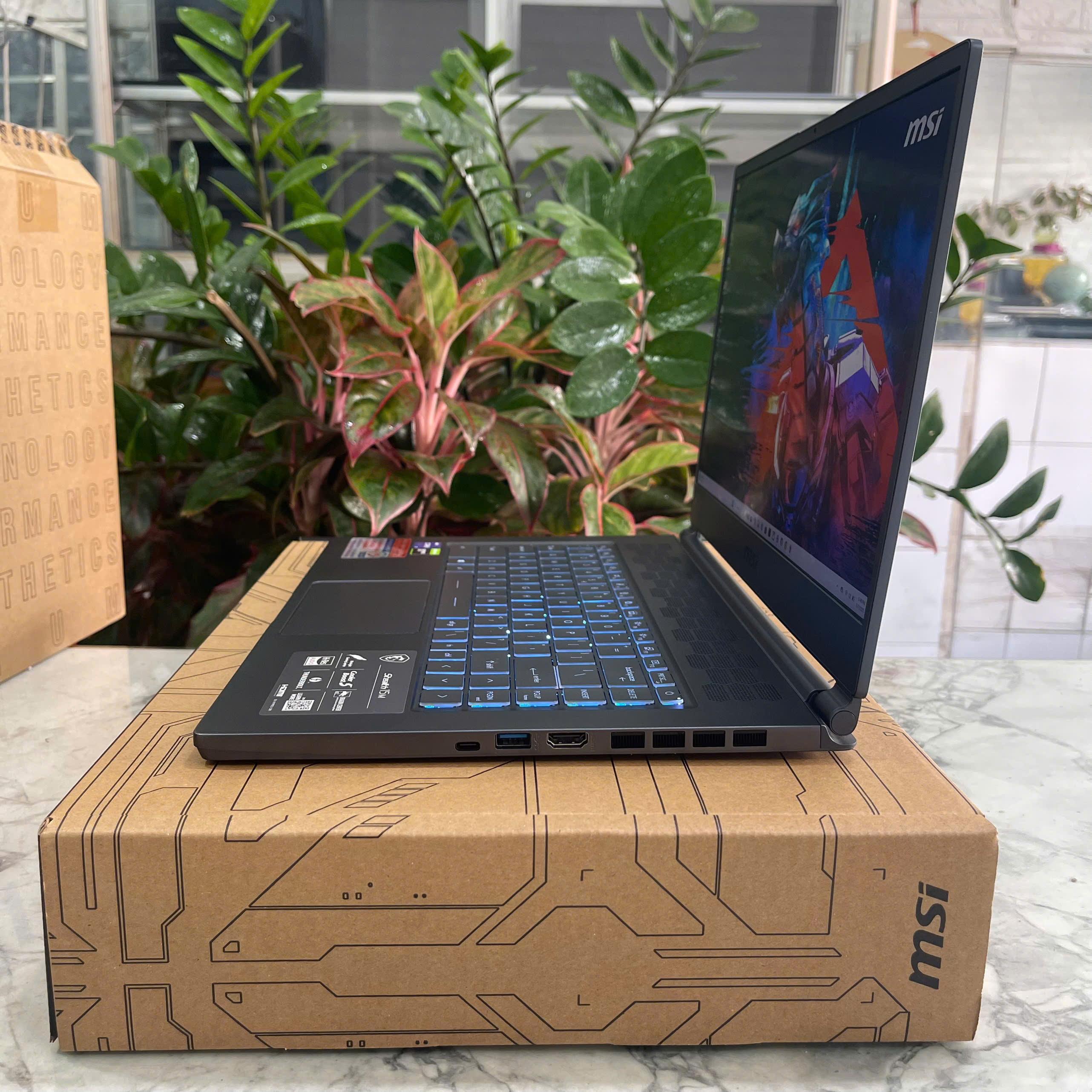 MSI Stealth 15M A11SDK Máy Likenew Core I7 -1185G7 Ram 16Gb Ssd 512Gb Màn Hình 15.6 Inch Fhd IPS 144Hz