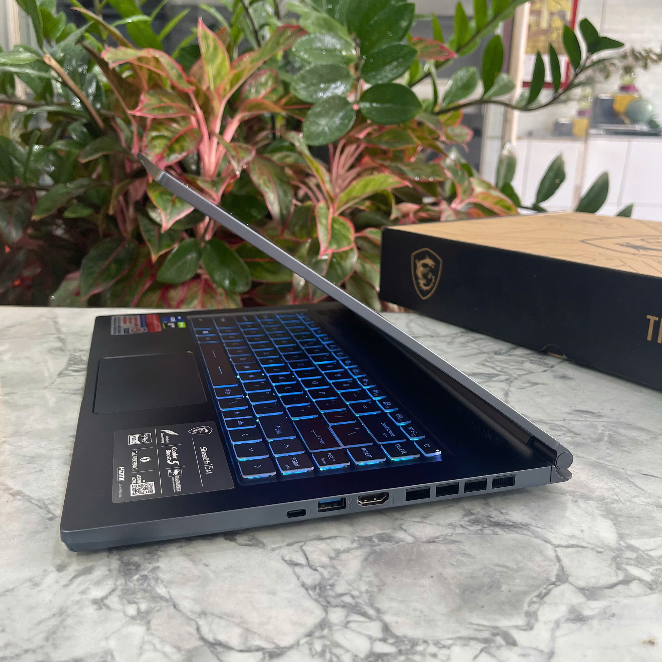 MSI Stealth 15M A11SDK Máy Likenew Core I7 -1185G7 Ram 16Gb Ssd 512Gb Màn Hình 15.6 Inch Fhd IPS 144Hz