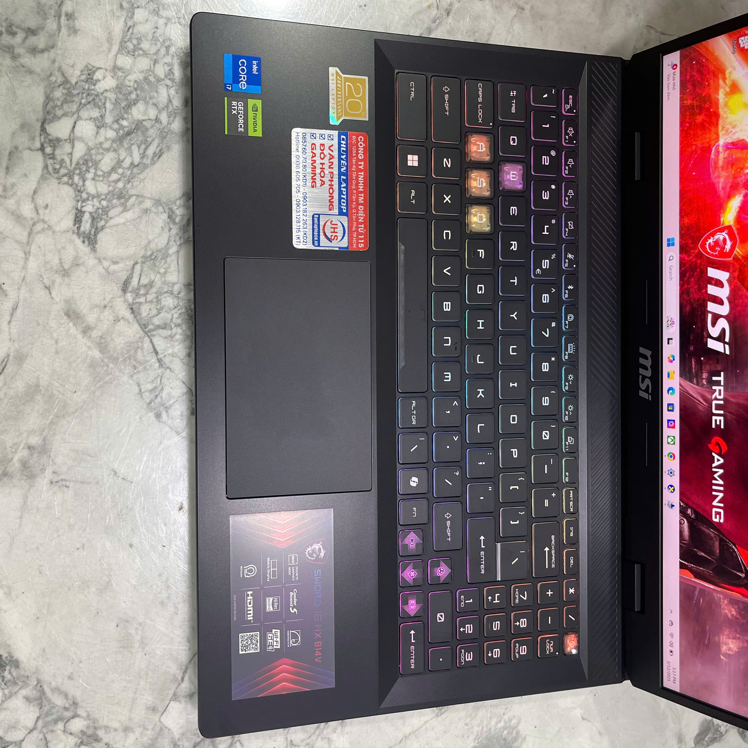  MSI Sword 16 HX B14VGKG (Máy LikeNew-BẢO HÀNH HÃNG) Core I7-14650HX  Ram 16GB Ssd 1TB Card RTX 4070 Màn Hình : 16 inch QHD+ 240Hz .PHIÊN BẢN GIỚI HẠN KỈ NIỆM 20 NĂM MSI 