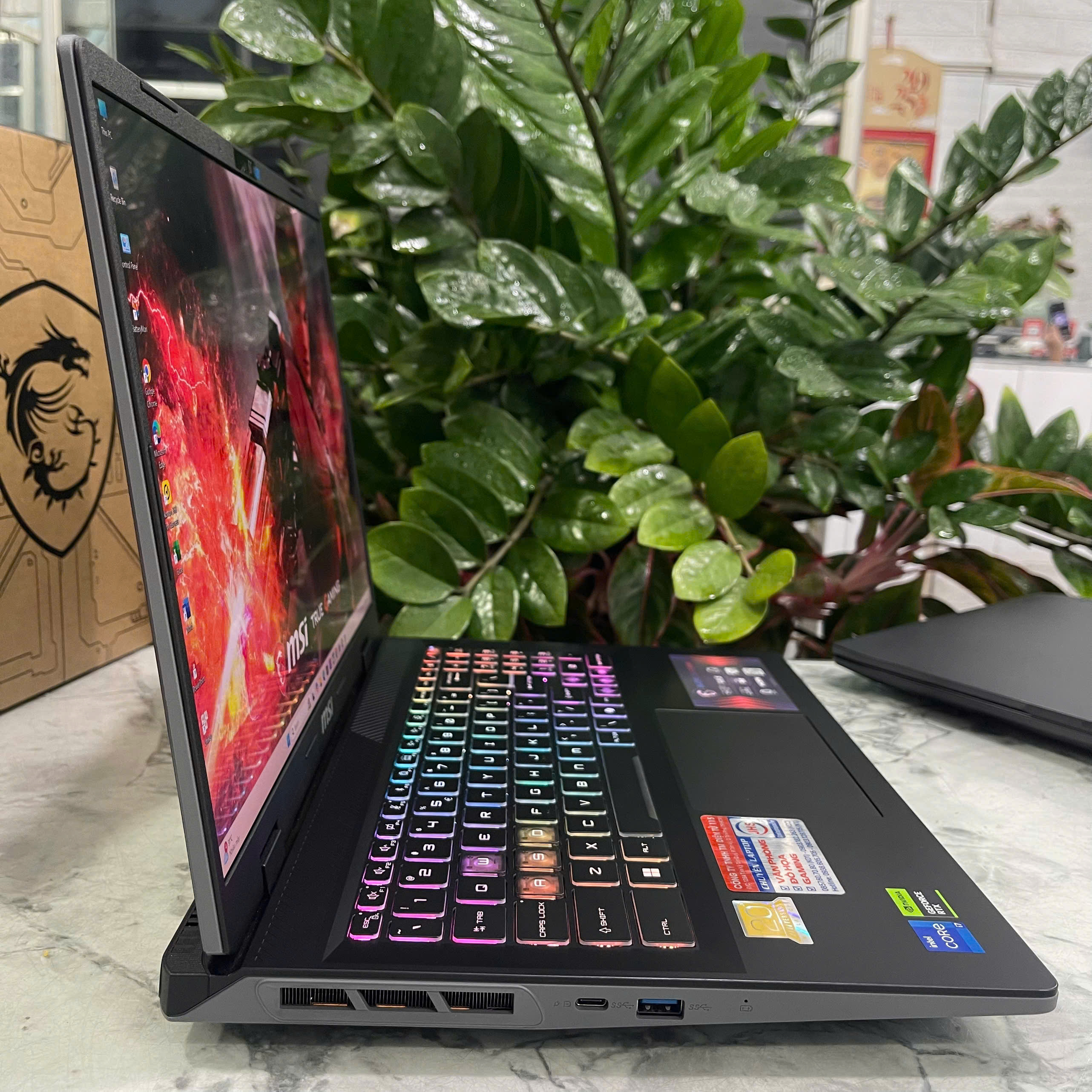  MSI Sword 16 HX B14VGKG (Máy LikeNew-BẢO HÀNH HÃNG) Core I7-14650HX  Ram 16GB Ssd 1TB Card RTX 4070 Màn Hình : 16 inch QHD+ 240Hz .PHIÊN BẢN GIỚI HẠN KỈ NIỆM 20 NĂM MSI 
