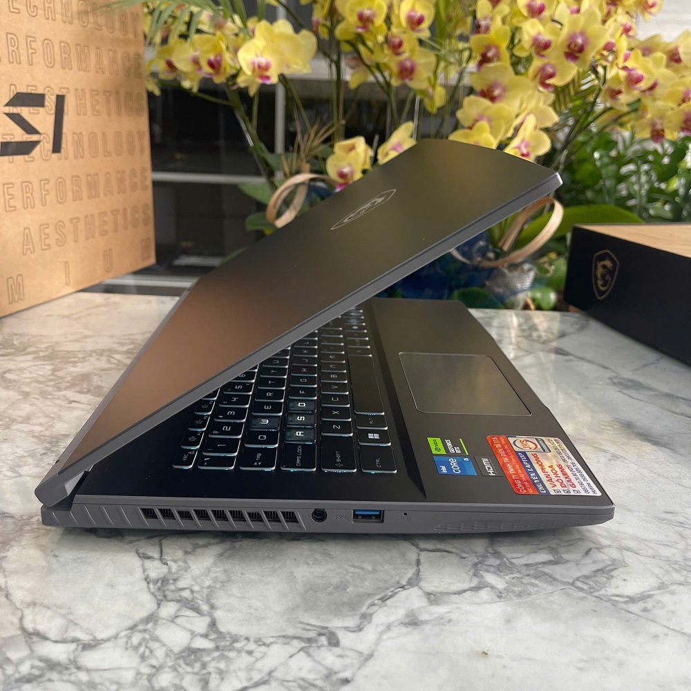 MSI Thin 15 B12UC - 1418VN (LikeNew-Còn Bảo Hành Hãng ) CORE I5-12450H RAM 16GB SSD 512GB RTX 3050 4GB MÀN HÌNH 15.6'' IPS Fhd 144.Hz