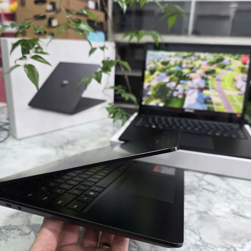 Surface Laptop 4 Black 13.5 Inch RYZEN 7 RAM 16 GB SSD 512GB 
