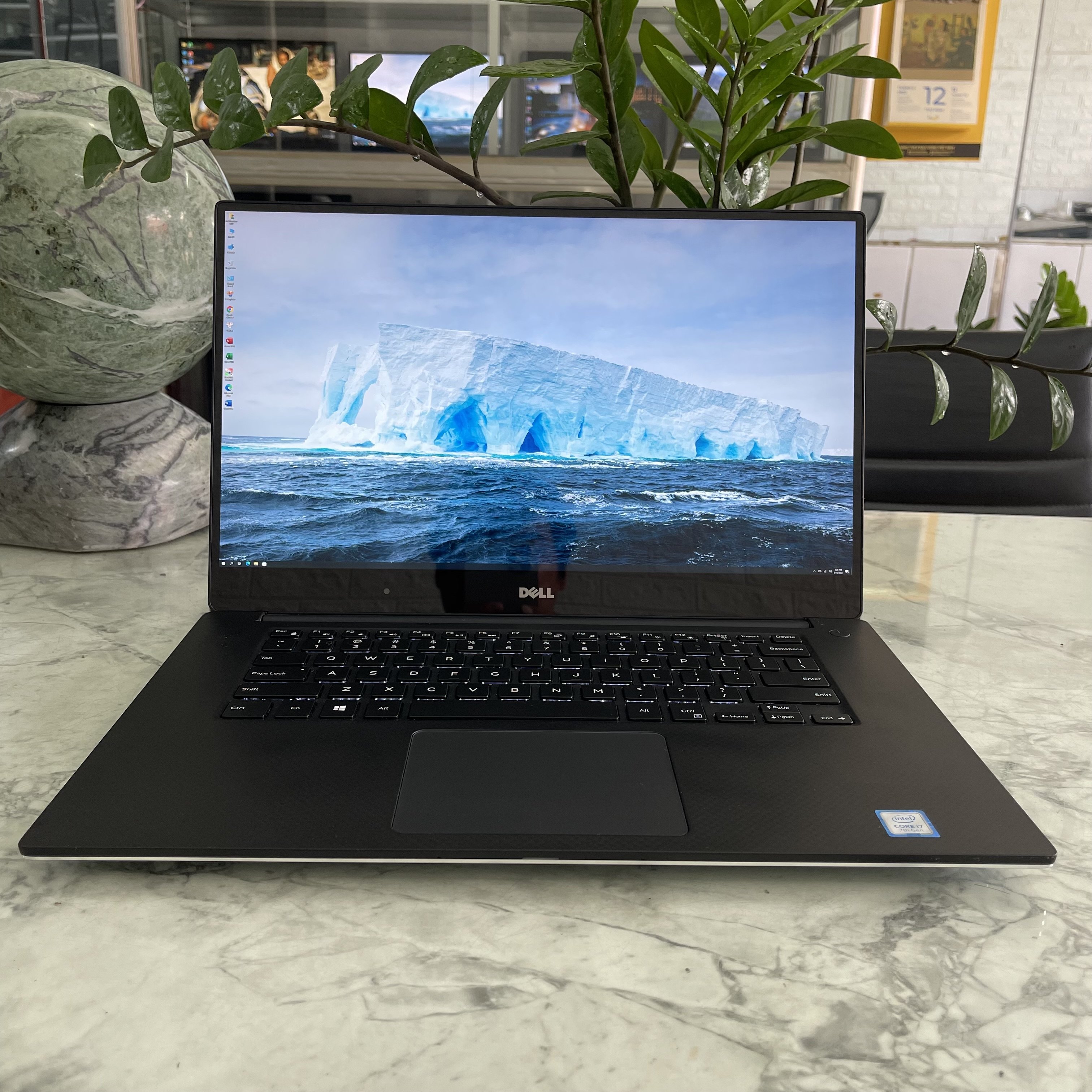 Dell Precision 5520 Core i7-7820HQ Ram 16gb Ssd 256gb Nvidia Quadro M1200 4Gb Màn15.6" FHD