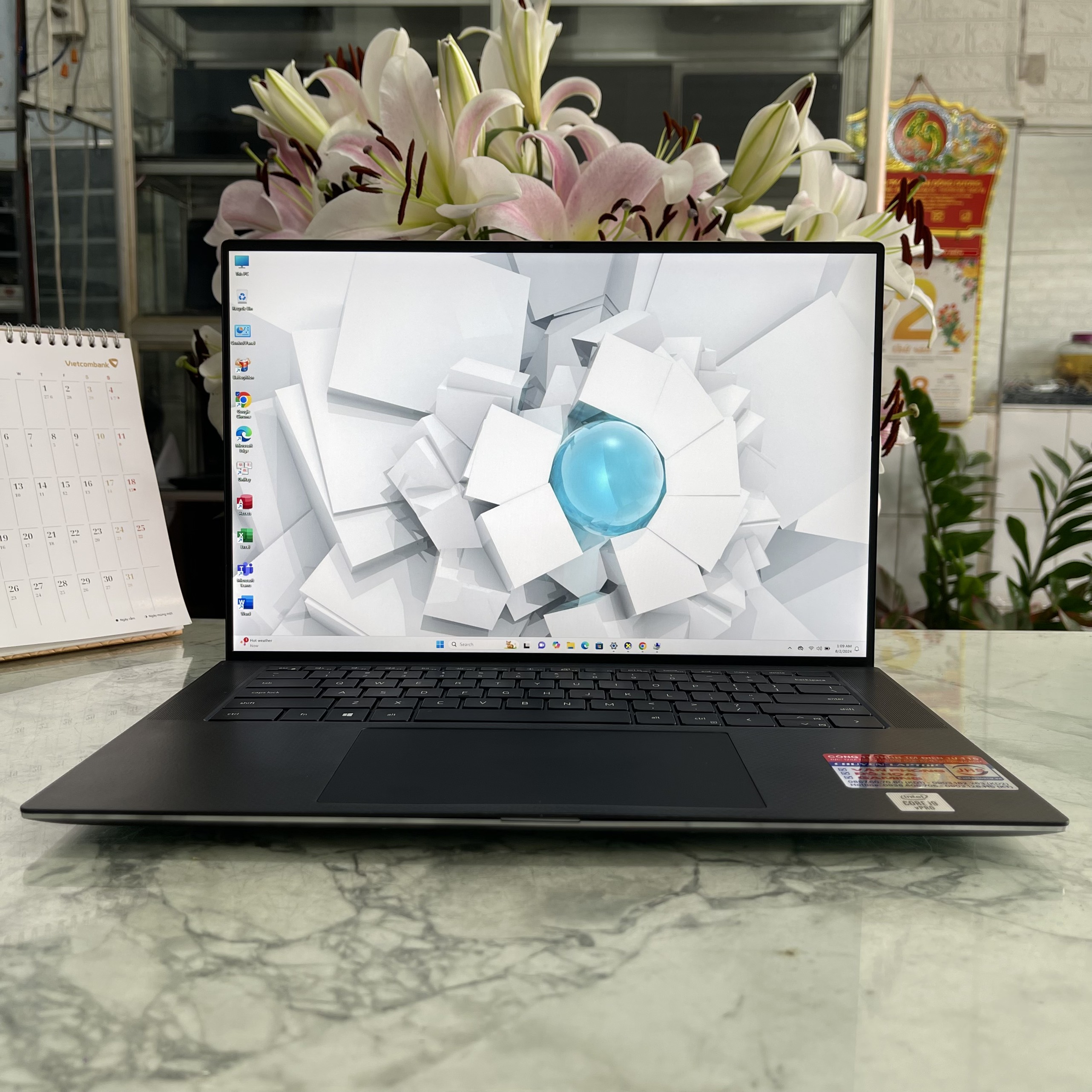 Dell Precision 5550 Core I9-10885H Nvidia Quadro T2000 4GB Màn Hình : 15.6 Inch Full HD+ IPS 100% sRGB