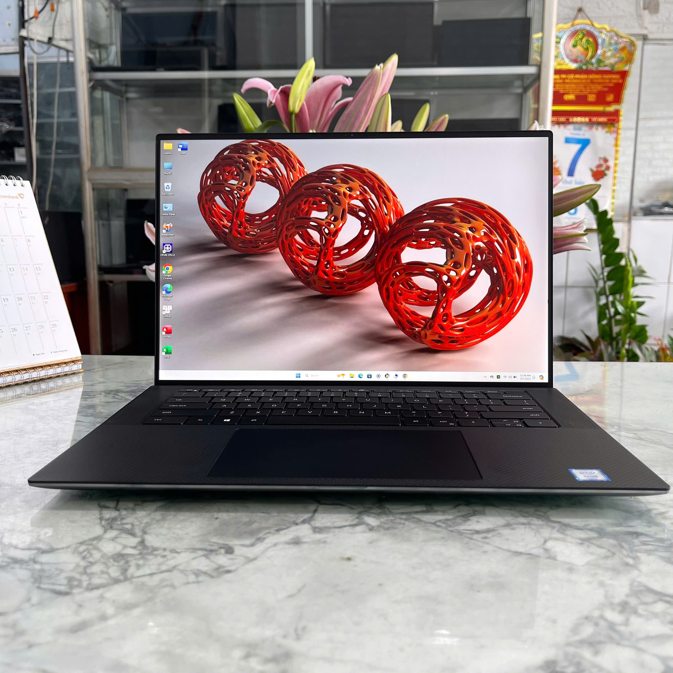 Dell Precision 5550 (LIKENEW 99% - CHUYÊN ĐỒ HỌA GIÁ RẺ )Xeon W-10855M Ram 32Gb Ssd 512Gb Quadro T1000 (4GB) Màn Hình 15.6''Inch FHD+ IPS
