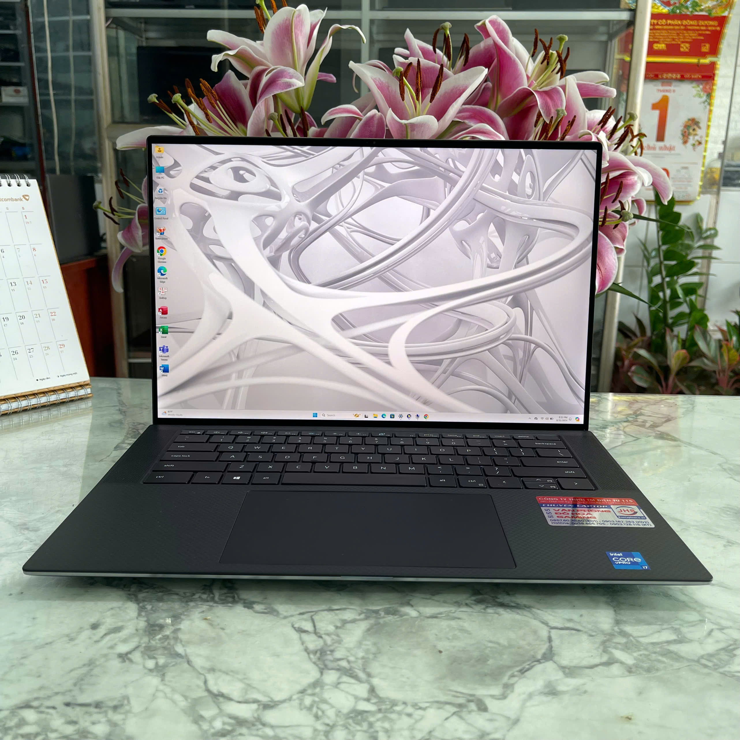Dell Precision 5560 ( CHUYÊN ĐỒ HỌA GIÁ RẺ ) Core I7-11850H Ram 32Gb Ssd 512Gb NVIDIA T1200 4GB Màn Hình 15.6 Inch FHD+ IPS