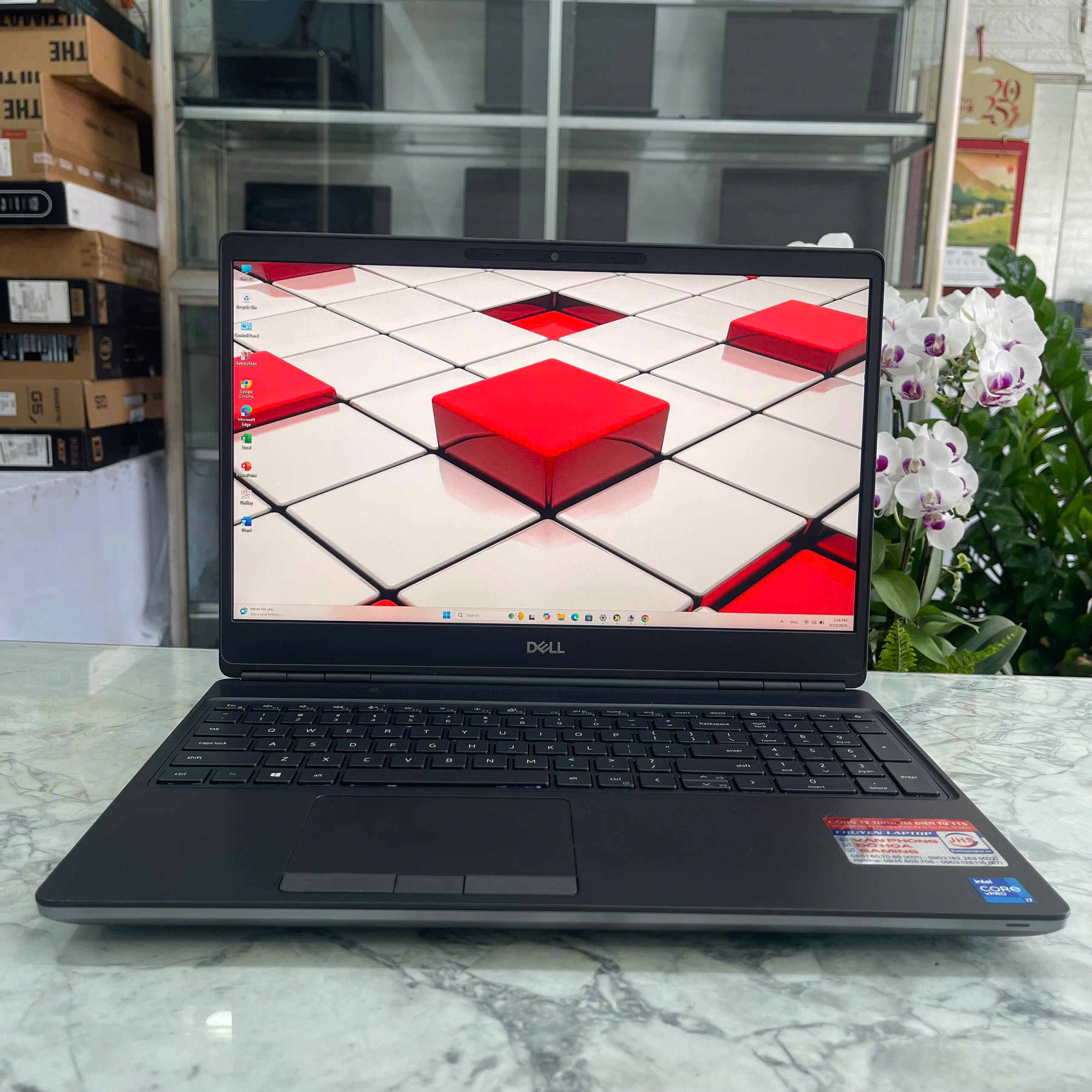 Dell Precision 7560 Xeon W-11855M RAM 32GB SSD 512GB VGA Quadro T1200 MÀN : 15.6 Inch FHD IPS