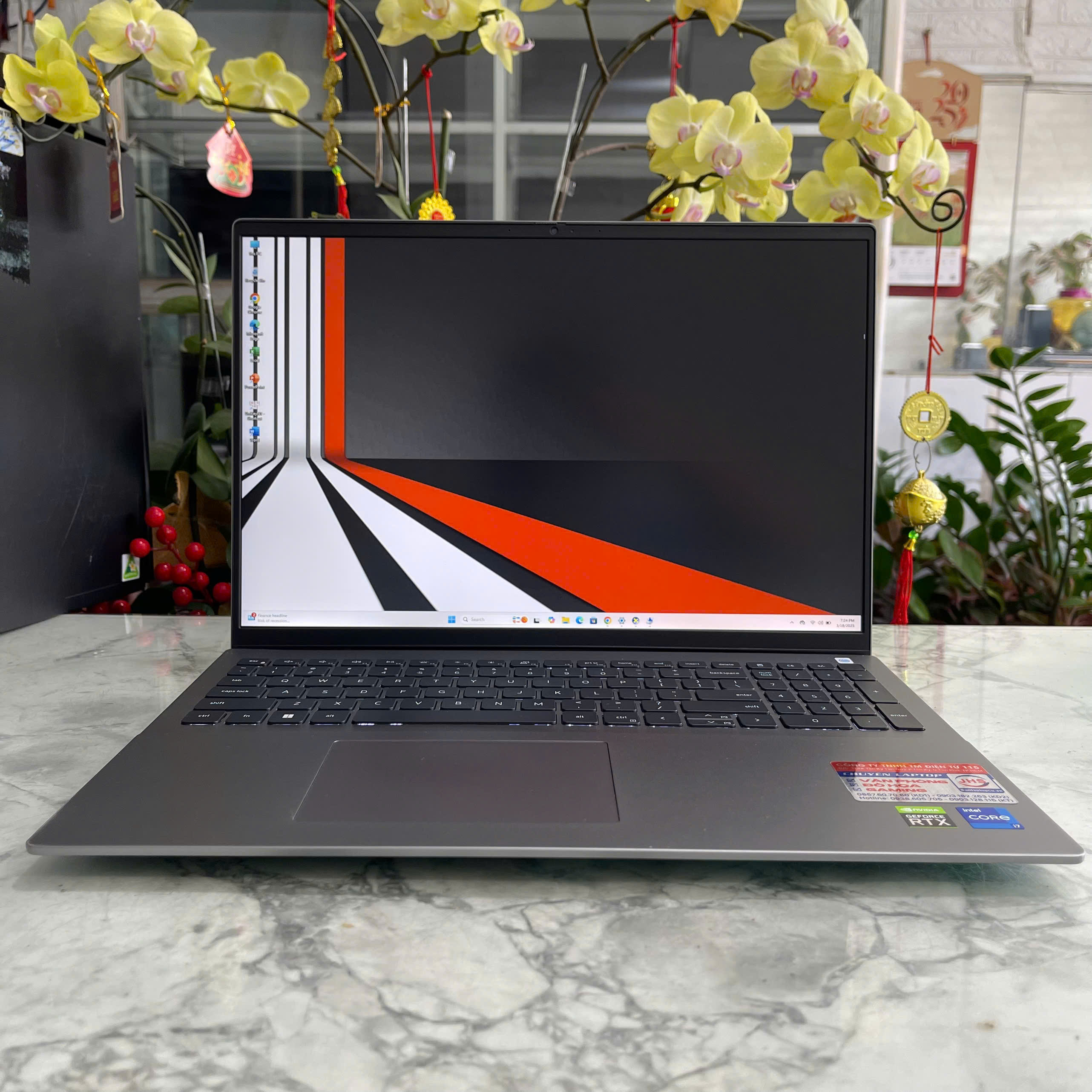 Dell Vostro 16 5630 Máy Likenew Core I7-1360P Ram 16gb Ssd 512gb Card RTX2050 4GB Màn Hình : 16.1Inch FHD+