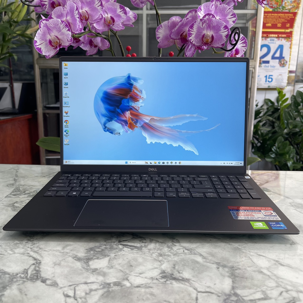 Dell Votro 5502 Core I7-1165G7 Ram 16gb Ssd 512gb Card MX330 2GB Màn Hình 15.6'' Fhd IPS