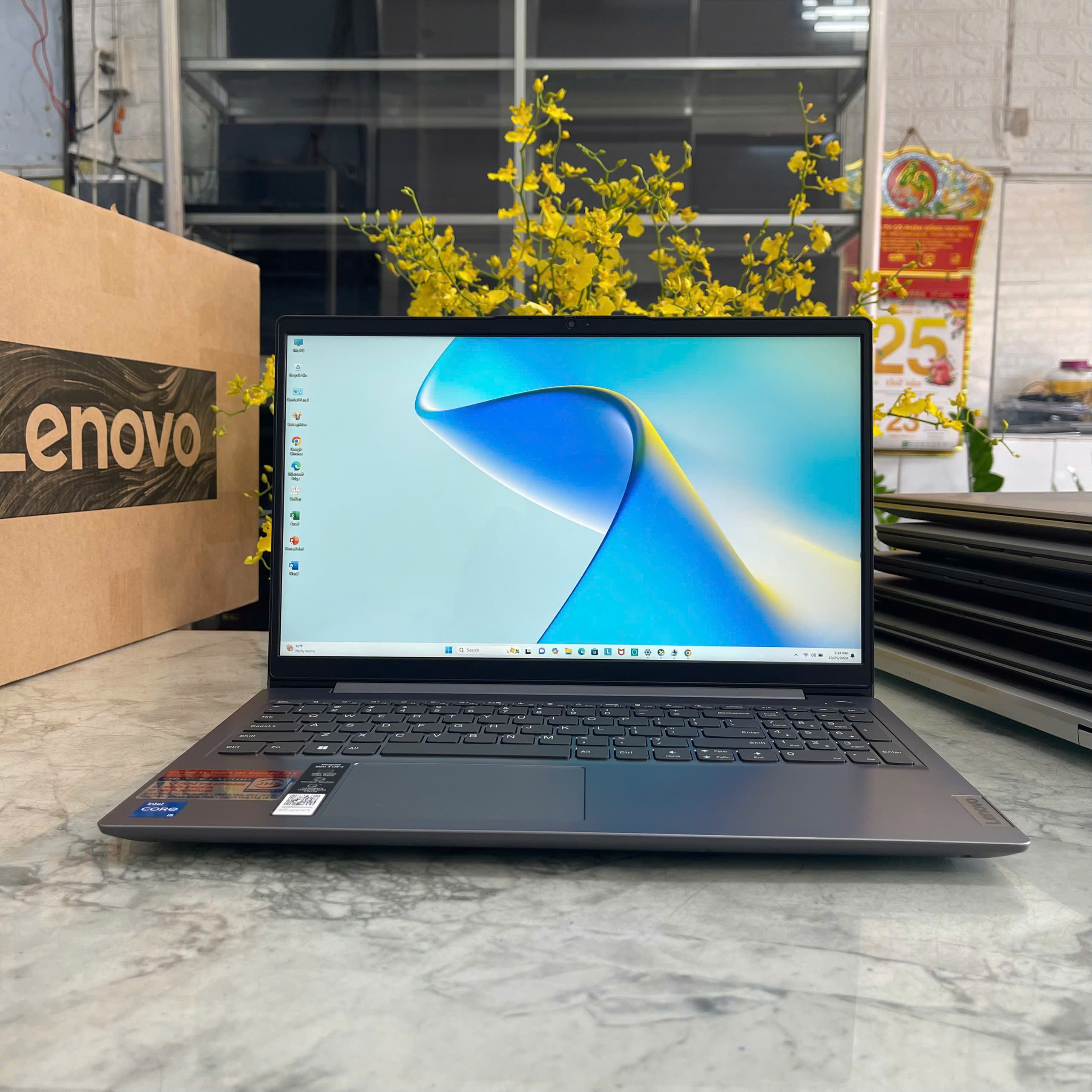 Lenovo Ideapad Slim 3 15ITL6 2023 GIÁ CHỈ CÒN 50% (Máy Like New-BẢO HÀNH HÃNG) Core I5 1155G7 Ram 8Gb Ssd 512Gb Màn Hình 15.6Inch Fhd IPS