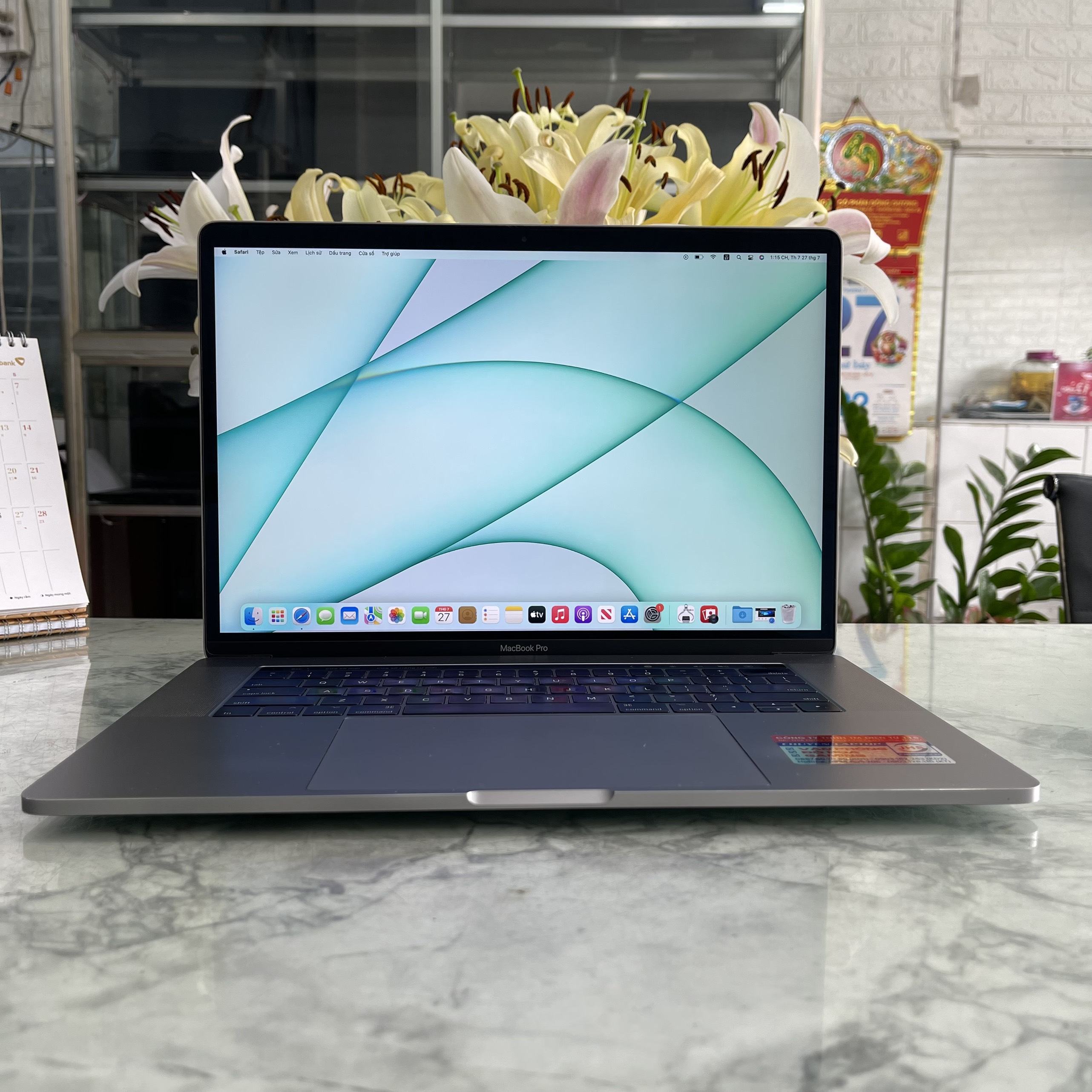 MacBook Pro 15 2017 Gray Core I7 2.6Ghz_16GB_1.000GB Radeon Pro 450 2GB - Like New 99%